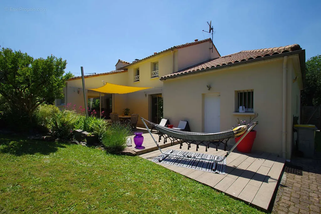 Terrasse - Maison Familiale avec Jardin à Vertou