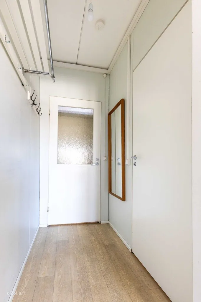 Entrée - Modernised Apartment with Views in Nekala, Tampere