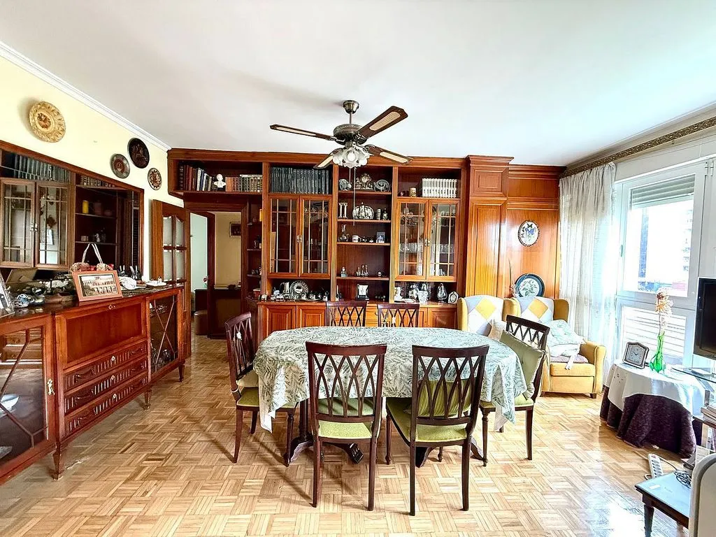 Apartment with Garage in Los Jerónimos, Madrid
