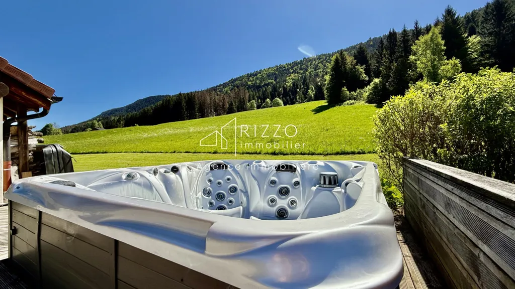 Terrace - House with Ski Access in Mijoux