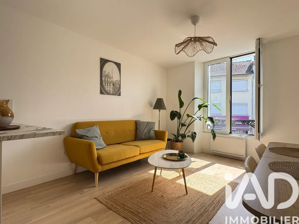 Soggiorno - 3-Bedroom Flat with Terrace in Orsay Centre