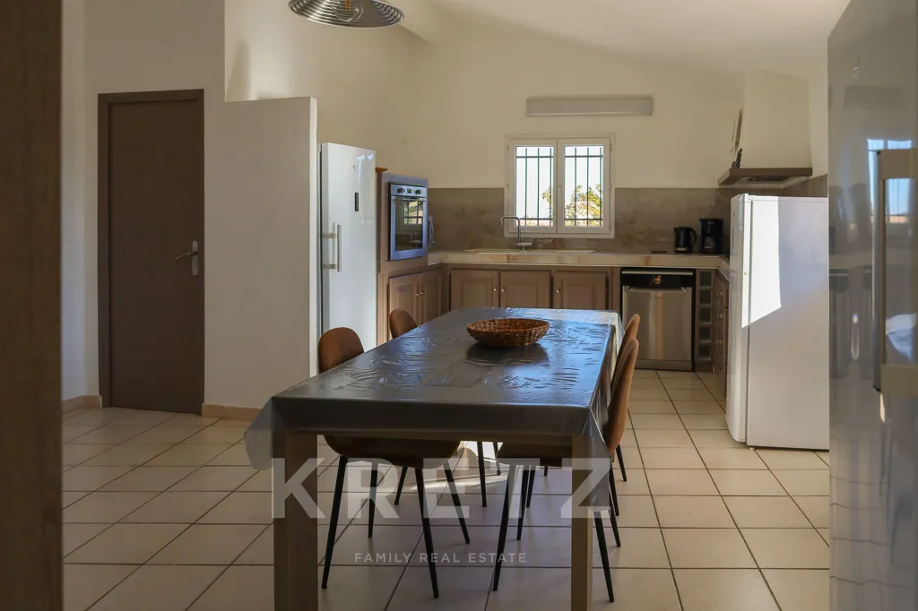Cuisine - Villa avec Piscine et Vue Mer à Pinarello