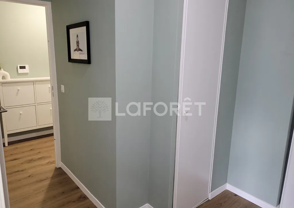 Entrée - Appartement Lumineux avec Balcon à Thiais