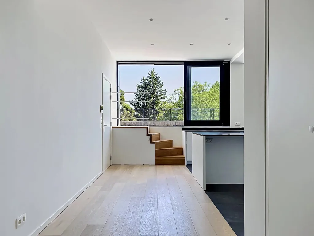 Esik - Art Deco Duplex Penthouse near Montgomery