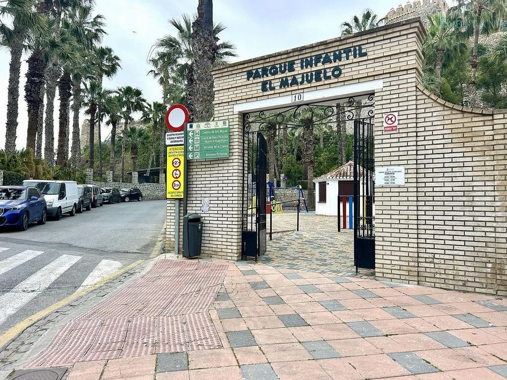 Apartment with Terrace in Almuñécar
