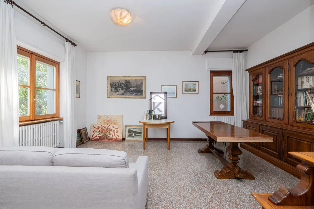 Living Room - Luxury Villa with Private Garden in Milan