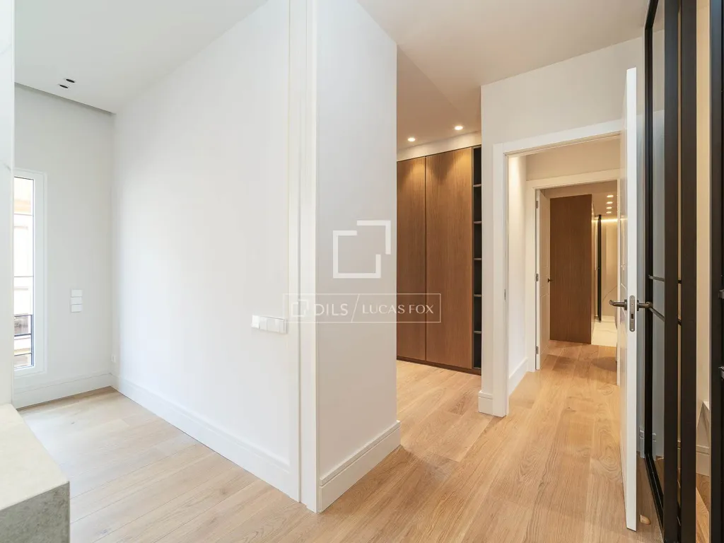 Entrée - Renovated Apartment with City Views in Eixample