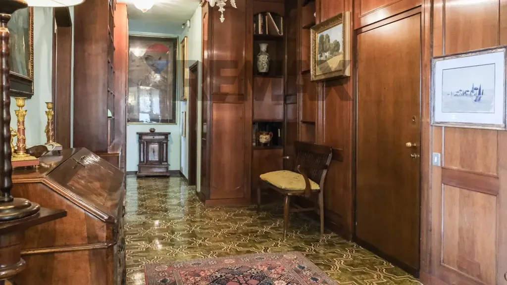 Entrée - Penthouse with Panoramic Views in San Donato Milanese