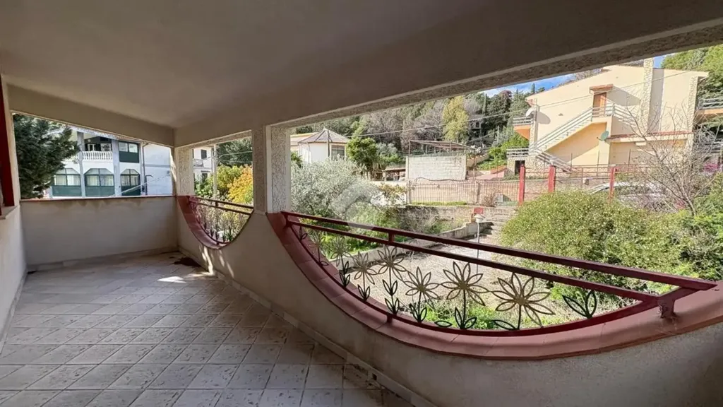 Rõdu - Panoramic Villa with Terrace in Bellolampo, Palermo