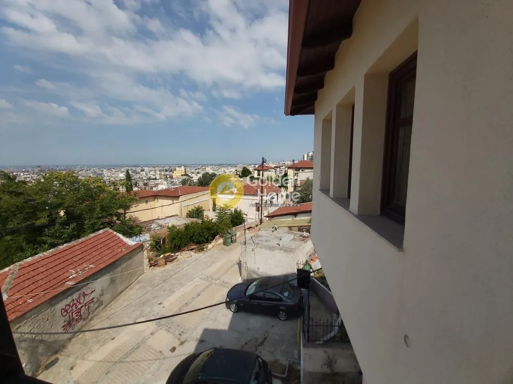 Balcony - Multi-Unit Building with Sea View in Thessaloniki Centre