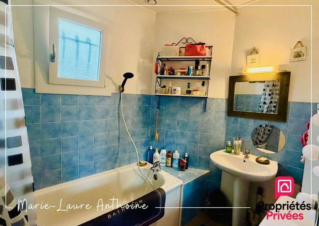 Salles de bain - Maison de Plain-Pied au Calme à Pierre-de-Bresse