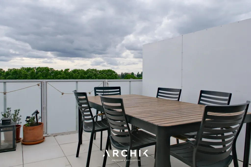 Terrasse - Appartement Contemporain avec Terrasse à Lormont