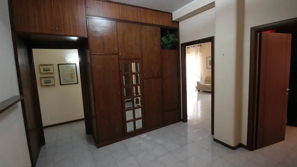 hallway_entrance