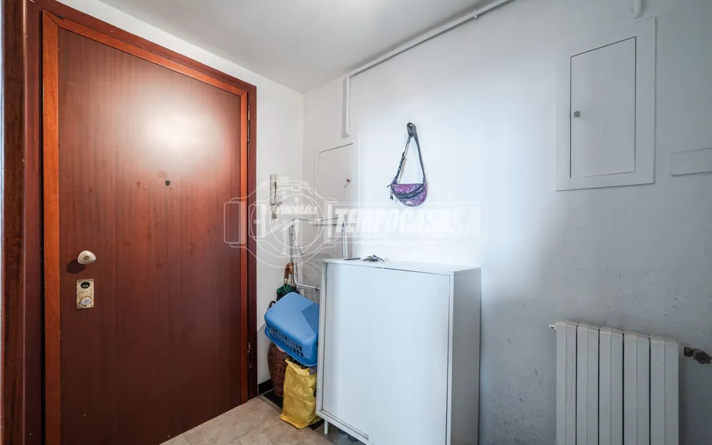 Esik - Two-Bedroom Apartment for Renovation in Milan