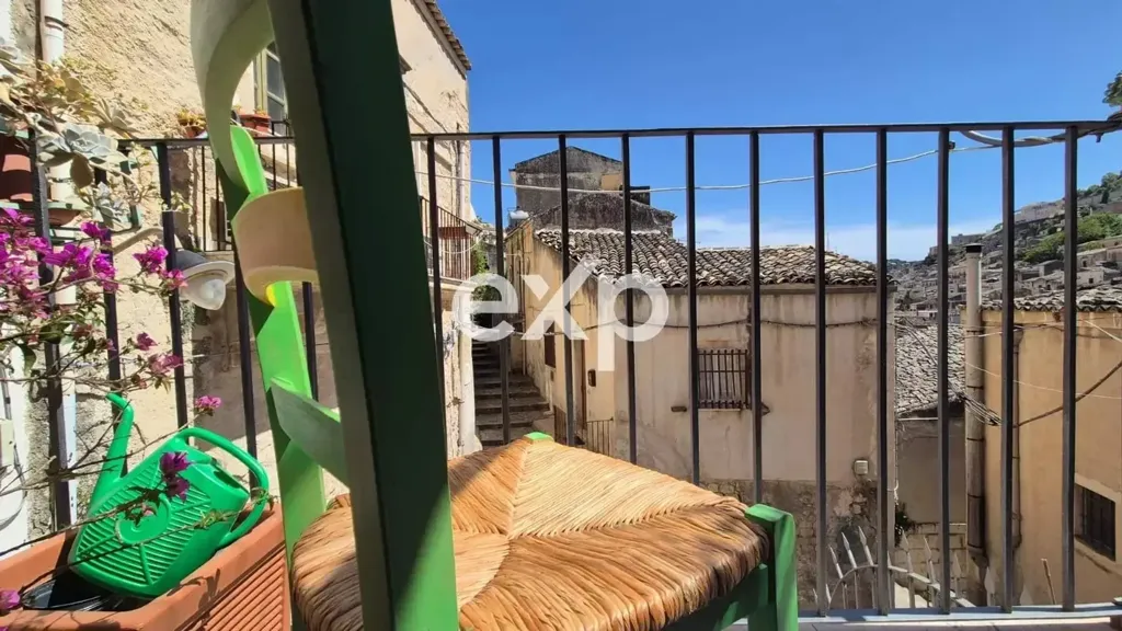 Balcon - Restored House with Balcony in Modica