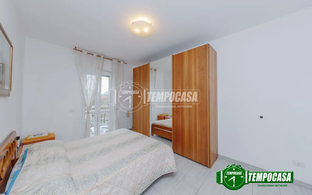 Chambres - Rear-Facing Trilocale with Balcony in Milan