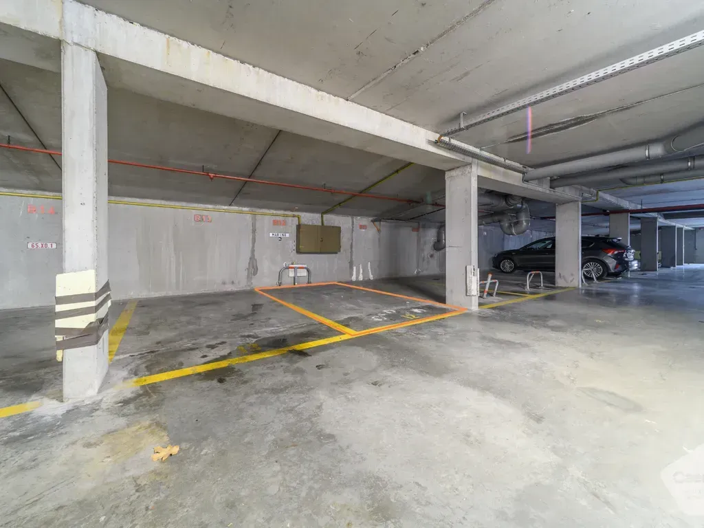 Garage - Place de Parking Souterraine à De Panne
