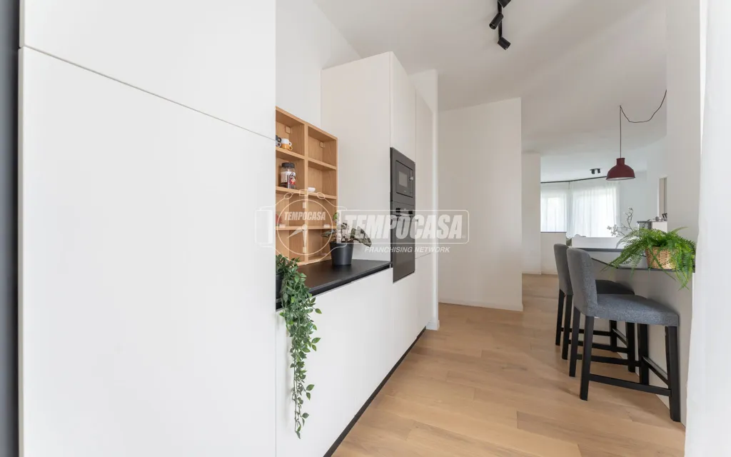 Cuisine - Rustic-Style Apartment with Balcony in Milan