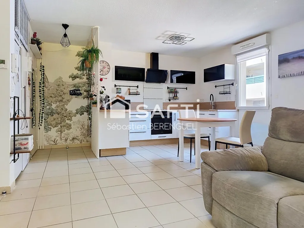 Séjour - Appartement lumineux avec jardin à Gigean