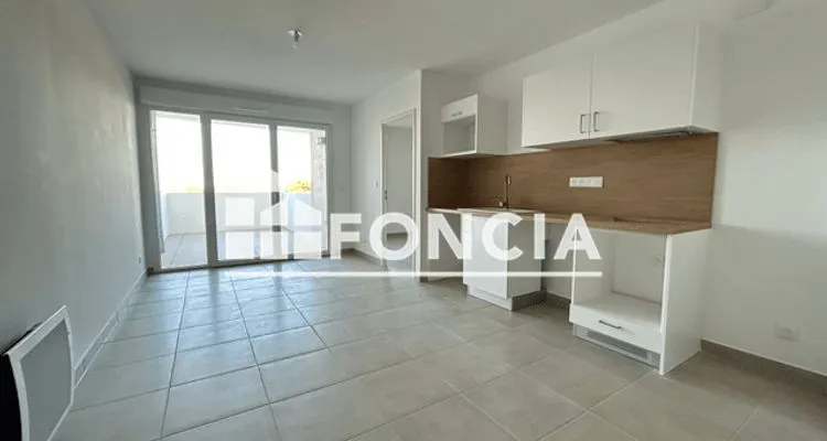 Kitchen - 2-Bedroom Apartment Near Centre, Istres