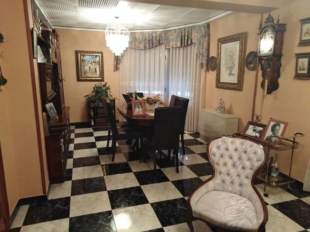 Salle à manger - Bright Apartment with Patio in Almansa