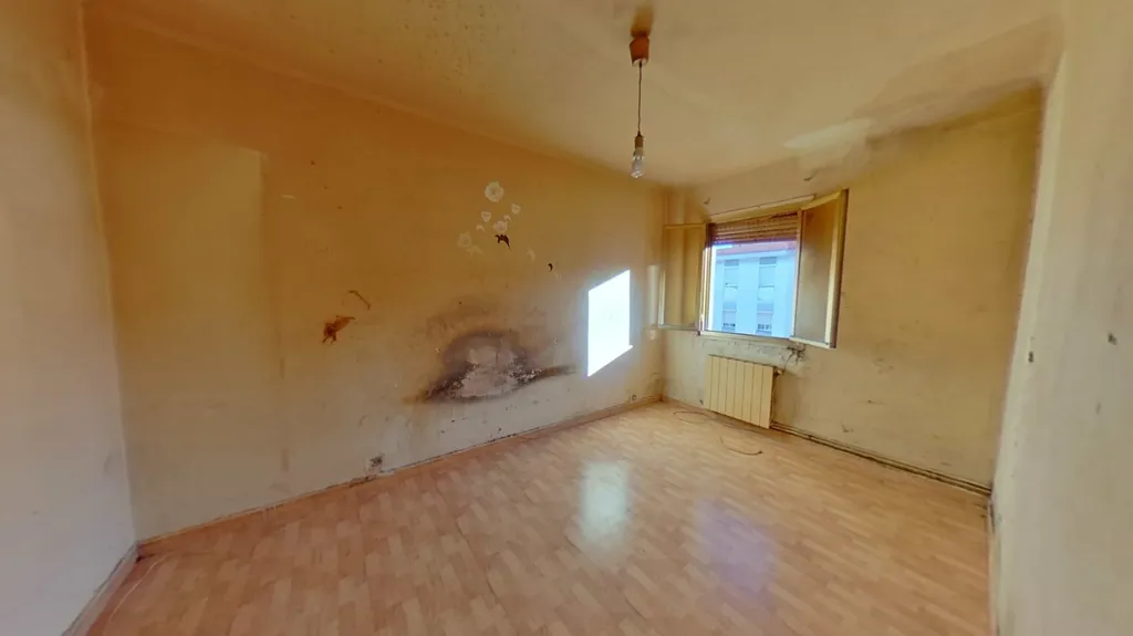 Pièces - Flat with Metro Access in Cornellà de Llobregat