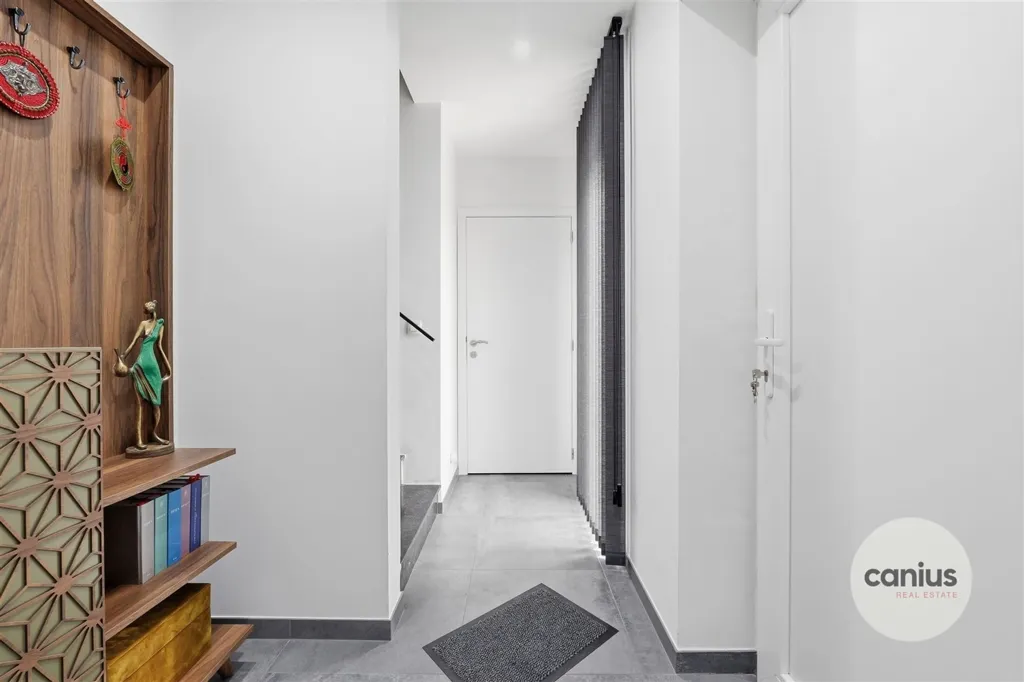 Esik - Energy-Efficient House with Elevator in Landen