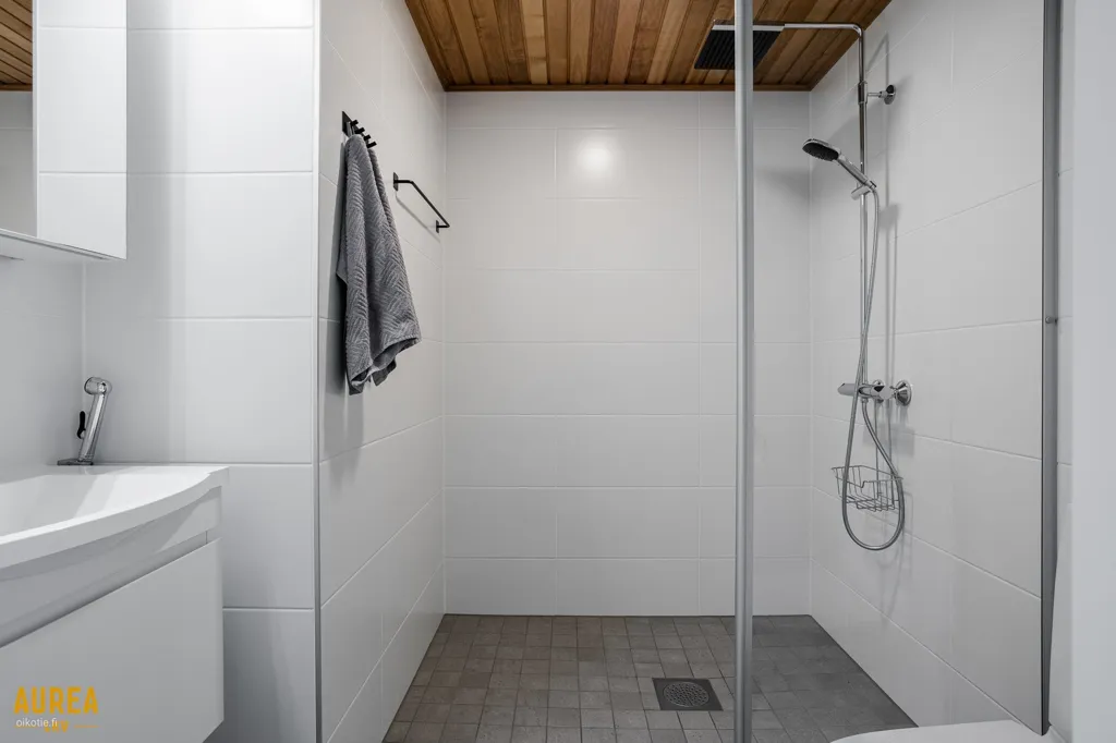 Bathrooms - Modern Apartment with Sea View in Oulu