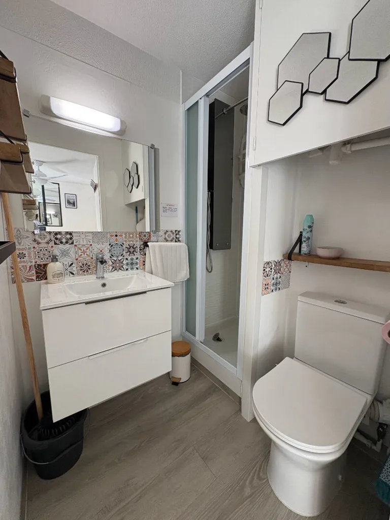 Salles de bain - Studio Cabine Meublé à Saint-Cyprien Plage