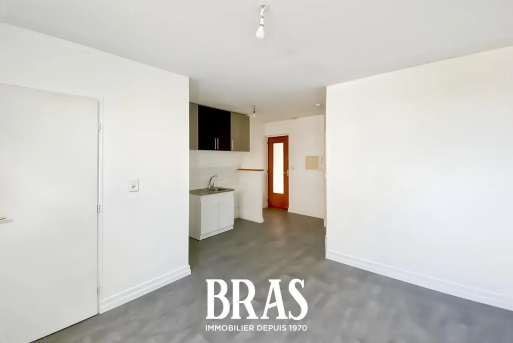 Zimmer - 2-Bedroom Apartment in Nantes Perverie