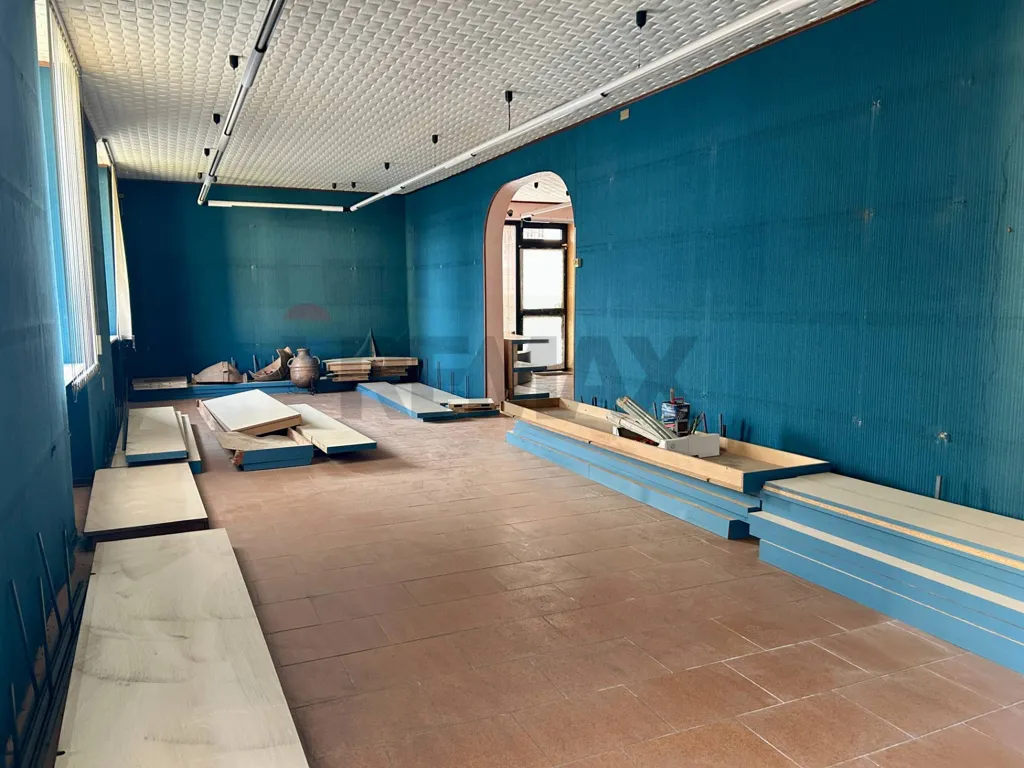 Pièces - Commercial Space with Terraces in Lovere