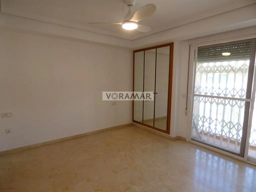 Toad - Luxury Villa with Seafront Access in Valencia
