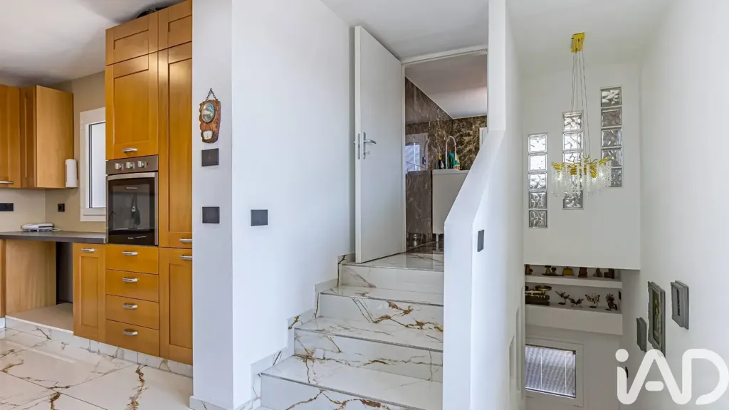 Cuisine - Luxury Penthouse with Terraces in Cantù