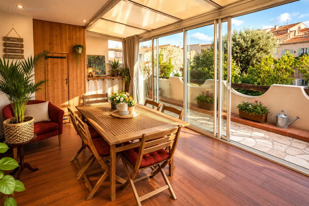 Terrasse - Appartement de Village avec Balcon à Ollioules