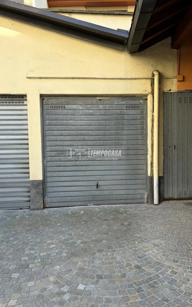 Garage - Parking Box in Central Milan
