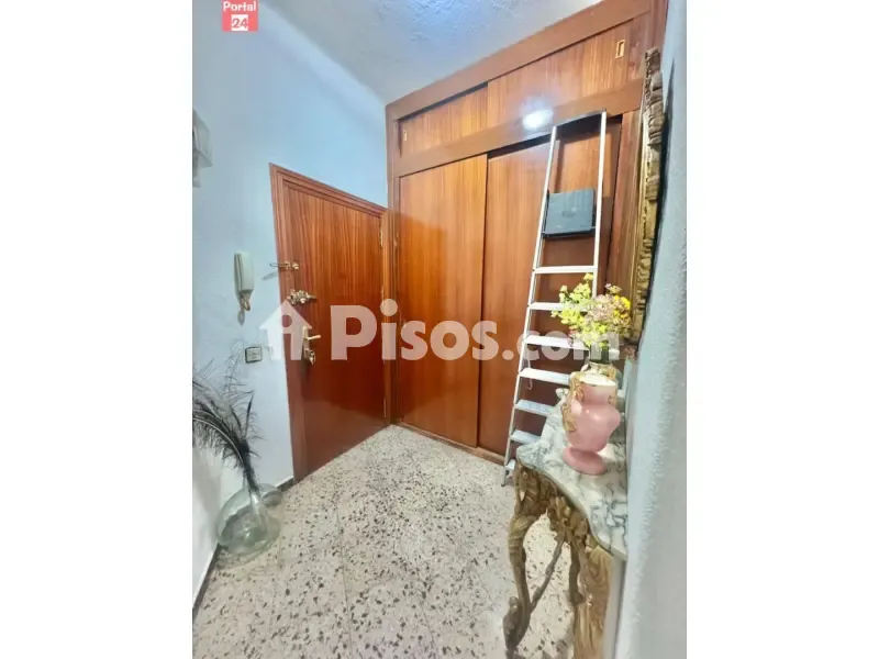 Esik - Apartment with Elevator in Central Badajoz