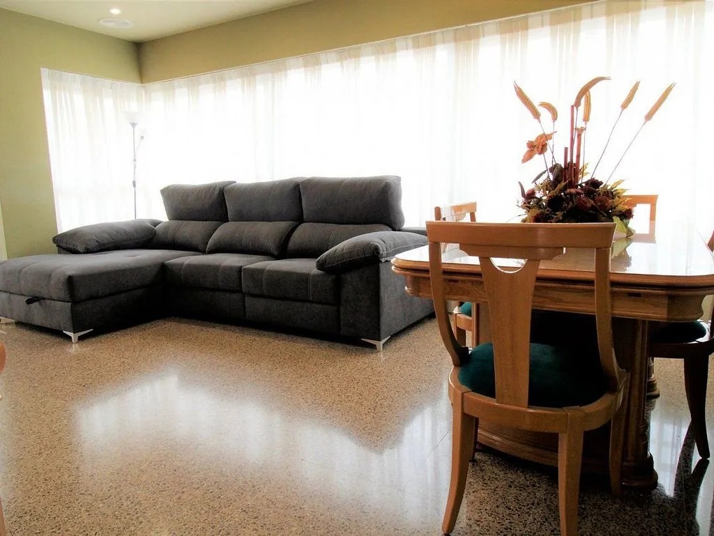 Elutuba - Spacious Apartment with Balcony in Corte Ingles