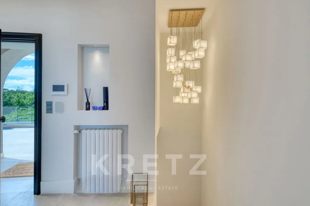 Entrée - Villa Rénovée avec Vue Mer à Cannes