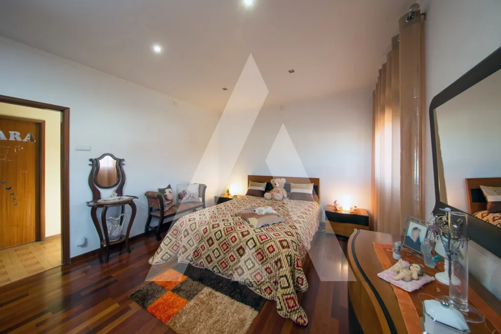 Magamistoad - House with Commercial Space in Figueiró do Campo