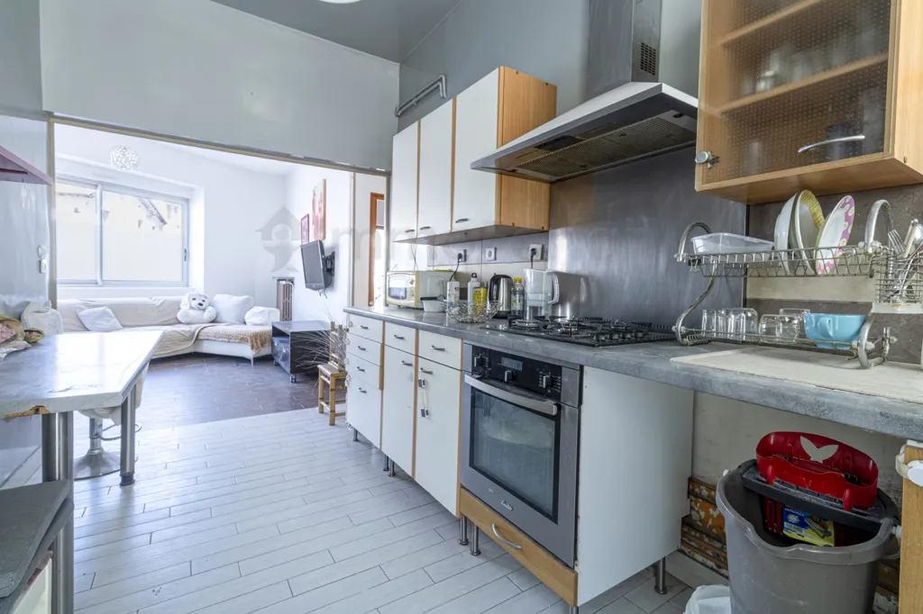 Kitchen - Apartment with Private Courtyard in Vitry-sur-Seine