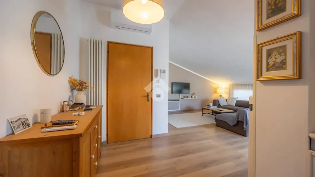 Ingresso - 4-Bedroom Apartment with Terrace in Dolcè