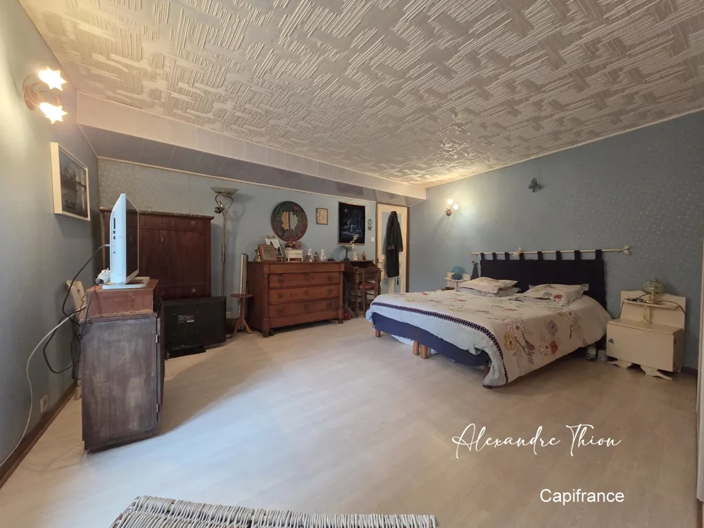 Chambres - Maison Lumineuse avec Jardin à Chatillon-la-Palud
