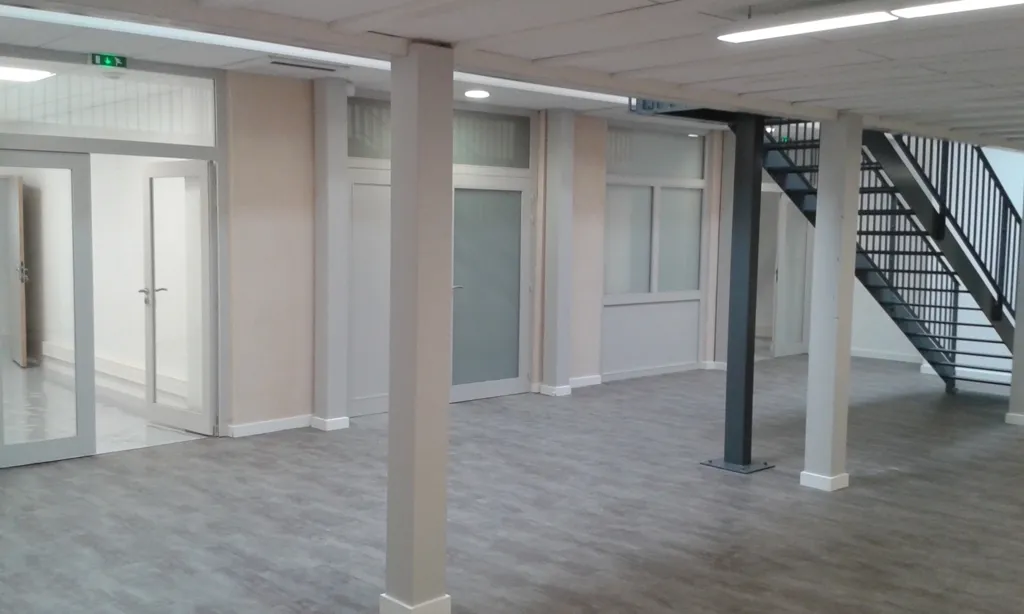 Pièces - Bureaux Atypiques avec Accès Métro à Lyon 3ème