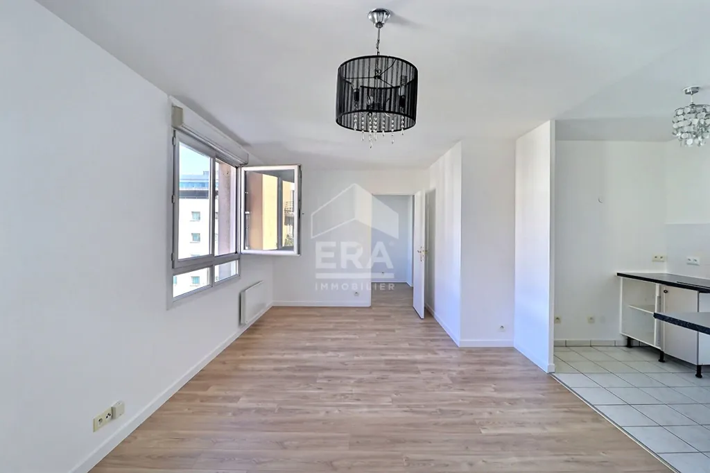 Toad - 2-Bedroom Apartment with Parking in Saint-Denis