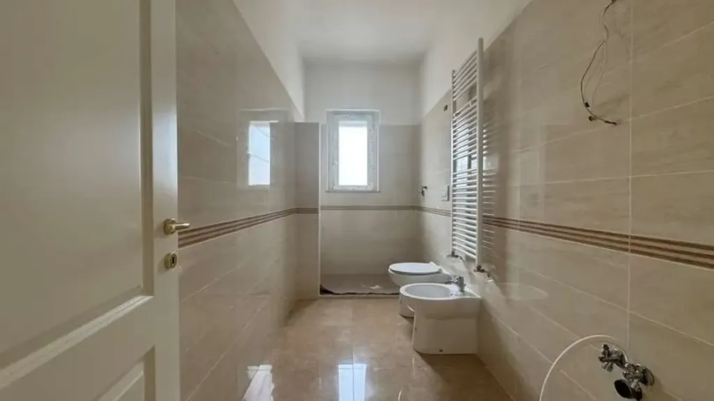 Salles de bain - Rustic Bilocale with Balcony in Lucera