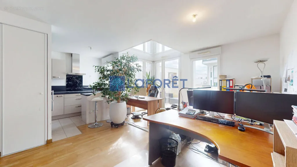 Duplex with Balcony in Athis-Mons