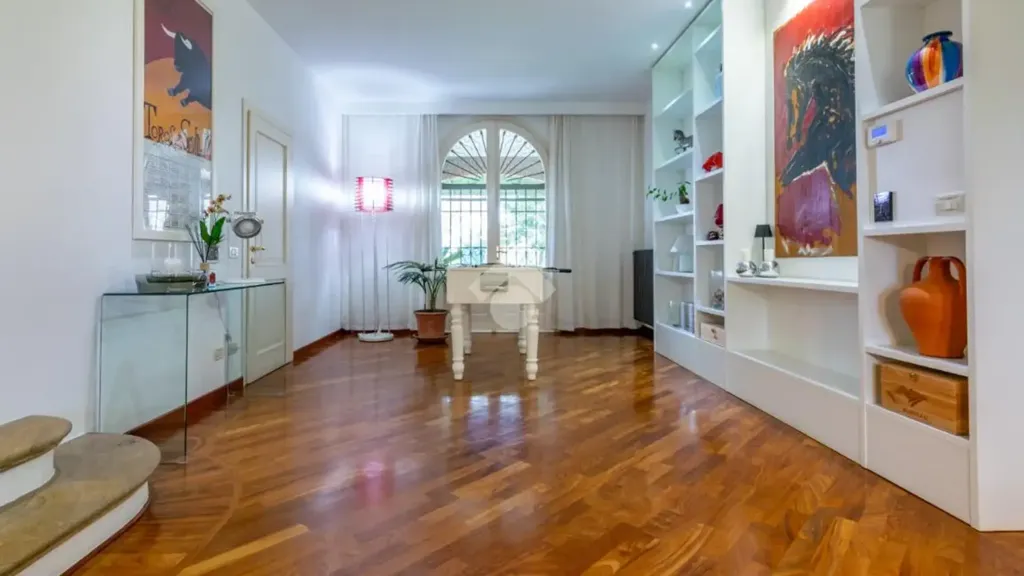 hallway_entrance