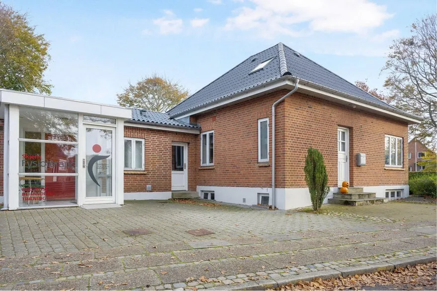 Välivaade - Mixed-Use Property with Garden in Skjern