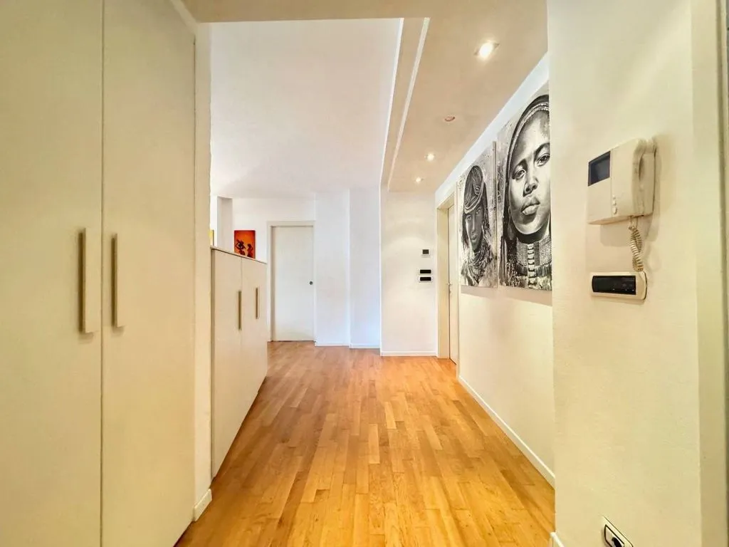 Entrée - Penthouse with Private Terraces in Laives