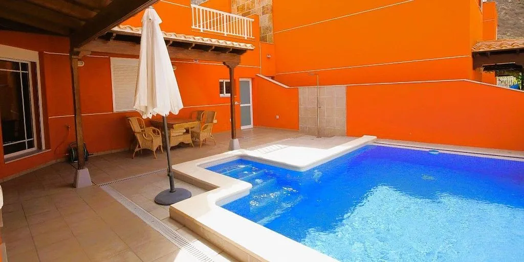 Bassein - Renovated Villa with Pool on Avenida San Francisco